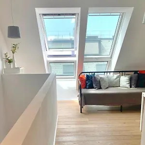 Amazing Location In Near Rathaus Vienne