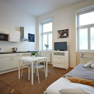 Apartment Close To Metro Iii, Wien