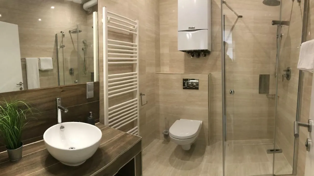 Modern City Apt, Next To Metro فيينا شقة