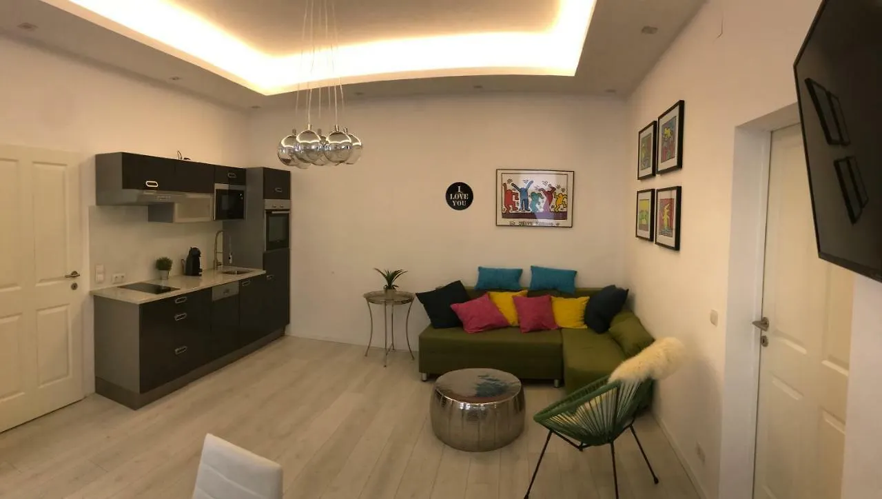 Modern City Apt, Next To Metro فيينا